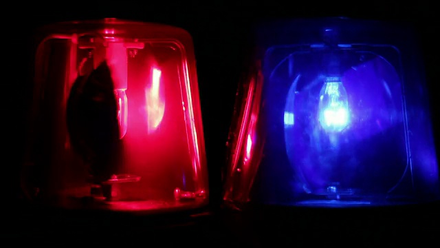 红色和蓝色警笛