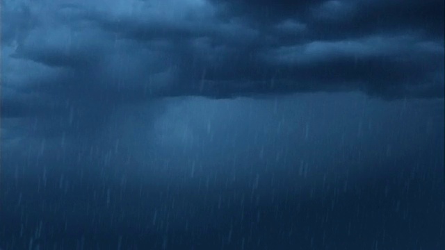 闪电，风暴和雨