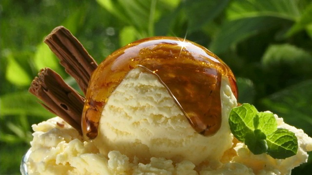 详情图-杯状焦糖冰淇淋。国王helado,caramelo