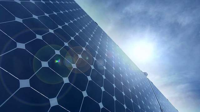 詳情圖-可再生能源-太陽能電池板，時間流逝
