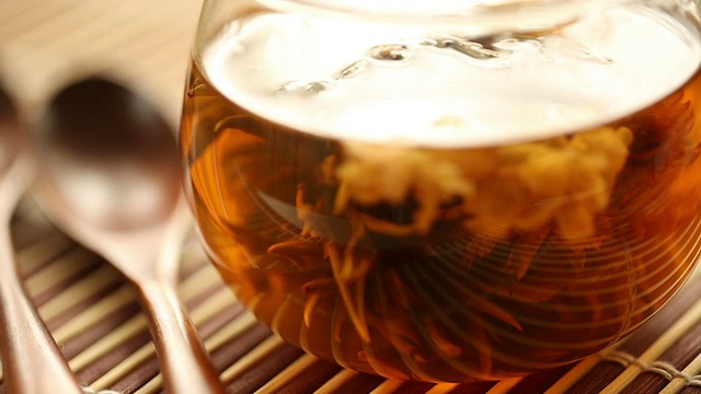 茶。