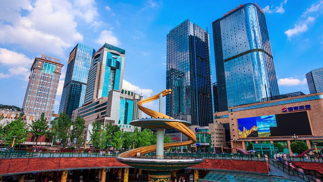 成都的天际线、步行街和建筑外观，超陷。