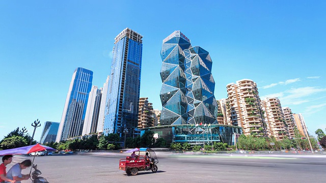 天际线，交通和成都的现代建筑，时光流逝