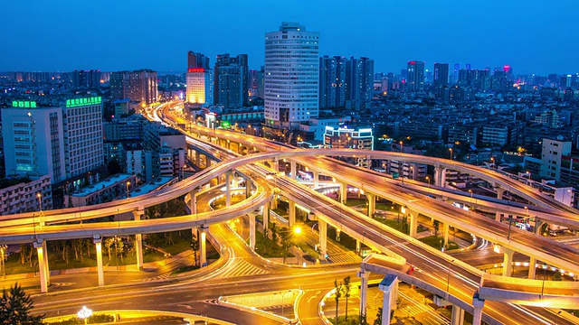 詳情圖-天際線現(xiàn)代城市和交通成都日夜，時(shí)光流逝。