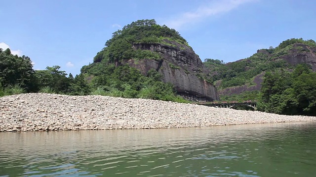 武夷山森林公园 武夷山 Bamboo rafting on the Nine Bends River.