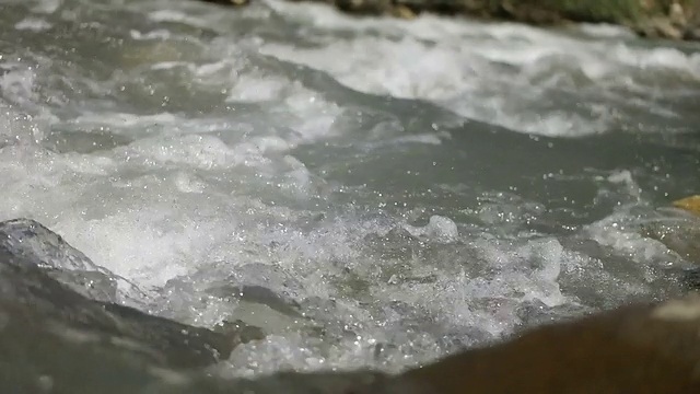 流