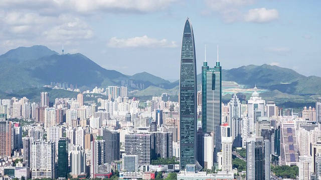 全景天际线，建筑和交通在深圳，时间流逝。