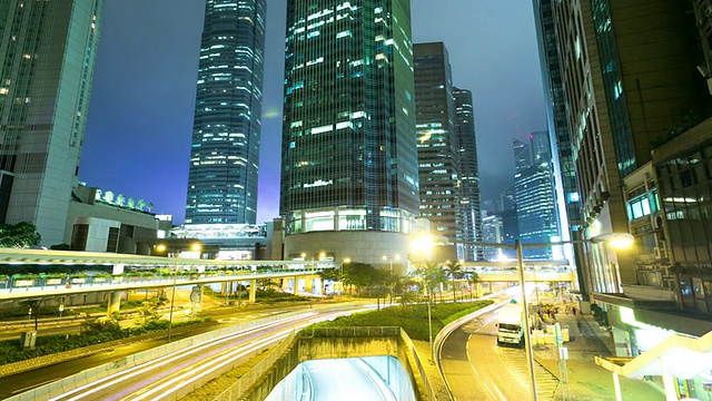 詳情圖-夜晚穿梭于現(xiàn)代城市的交通，時(shí)光流逝