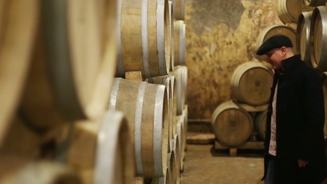 詳情圖-控制酒窖和酒桶