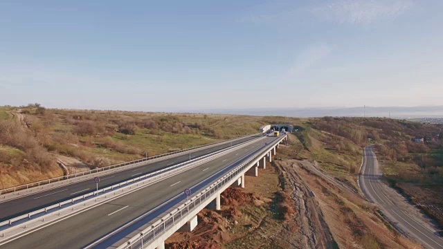 詳情圖-高速公路航拍視頻