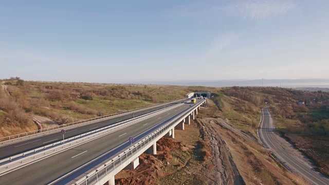 詳情圖-高速公路航拍視頻