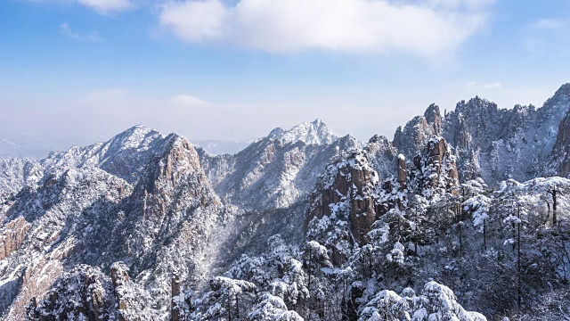 详情图-黄山的雪景，时间间隔4k