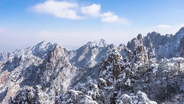 详情图-黄山的雪景，时间间隔4k