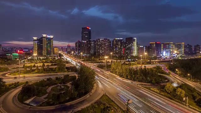 詳情圖-時間流逝-道路交叉口，從黃昏到夜晚，北京，中國