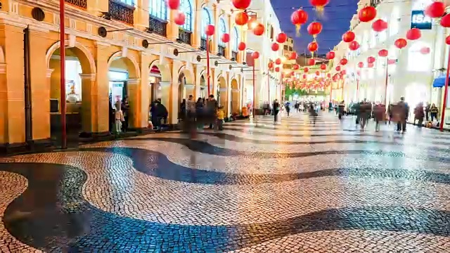 时光流逝的澳门历史区，一个前葡萄牙殖民城市，现在受欢迎的目的地