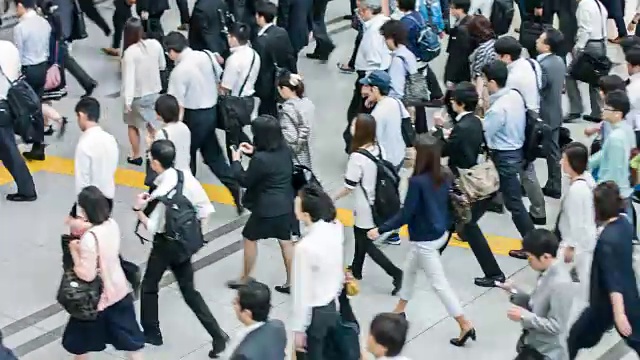 在東京上班的日本人