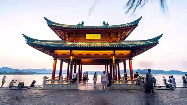詳情圖-杭州西湖旁的古建筑。時間從早到晚