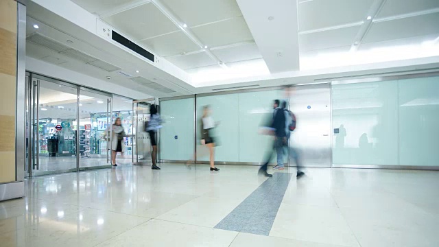 4k英国伦敦写字楼区商务人员流动