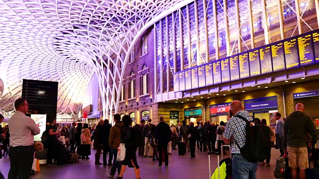 4K淘金伦敦地铁车站，高峰期乘客，英国，英国