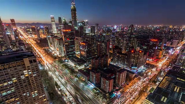 T/L WS HA ZO北京中央商務(wù)區(qū)黃昏到夜晚過渡/北京，中國