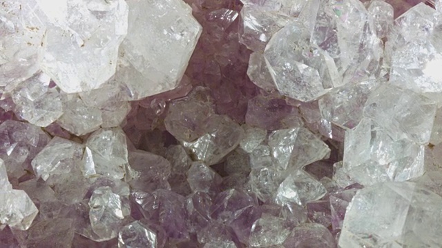 宏多利:紫水晶晶洞