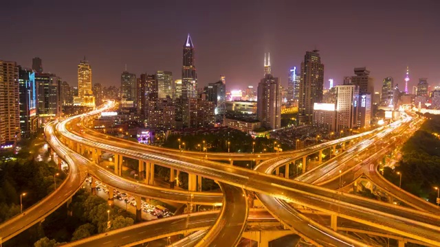 详情图-延安高架路白天到晚上的交通