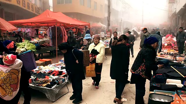 清晨的中国鸳鸯当地市场