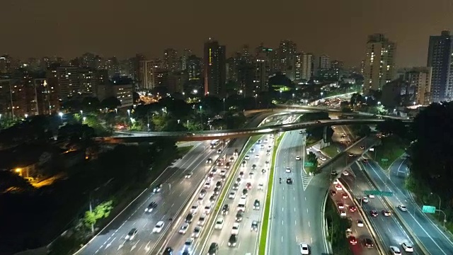 航拍São保罗城市夜景