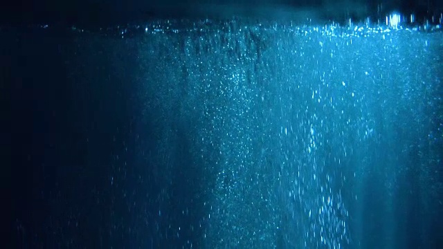 詳情圖-神秘的水下氣泡風(fēng)景