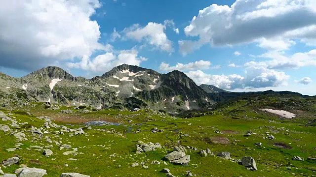 来自保加利亚皮林山卡米尼察峰的惊人时间流逝。