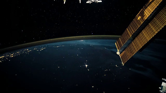从国际空间站上看到的地球。从太空观察美丽的地球。美国宇航局延时从太空拍摄地球。这段视频由美国宇航局提供。