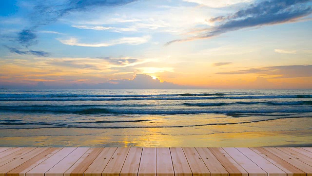 户外露台上的海滩日落在海上的背景