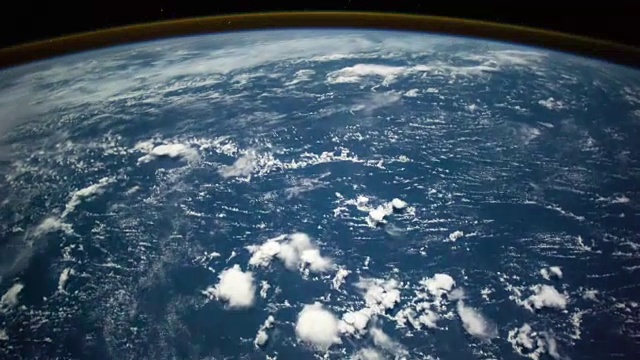 从太空看地球。真实的视频。没有CGI。来自国际空间站