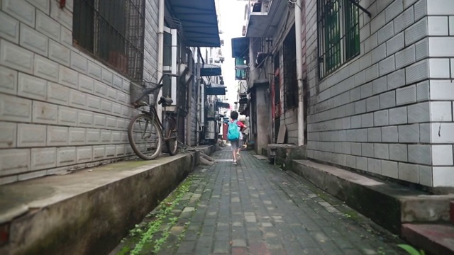 回到学校