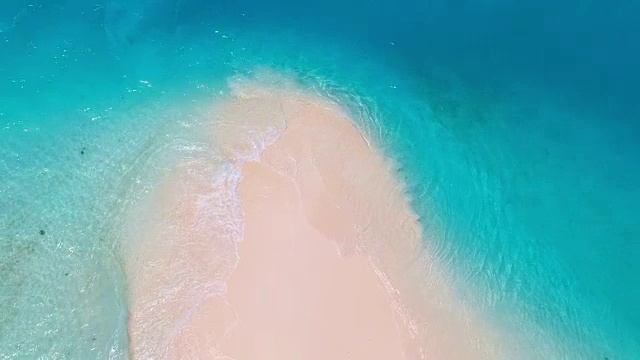 詳情圖-白色的沙灘和碧綠的海洋