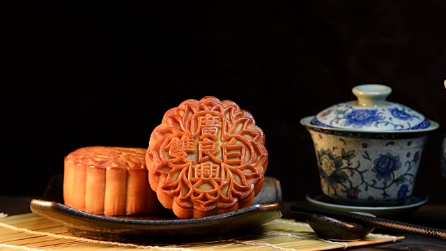 详情图-中秋节期间向朋友或家人聚会赠送月饼/月饼/月饼上的汉字在英语中代表“双白”