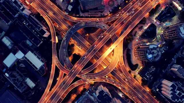 公路交汇处鸟瞰图