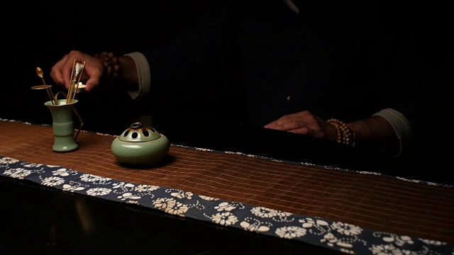 詳情圖-把東西放在墊子上
