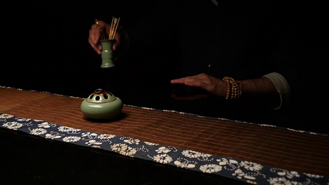 詳情圖-把東西放在墊子上