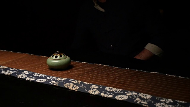詳情圖-把東西放在墊子上