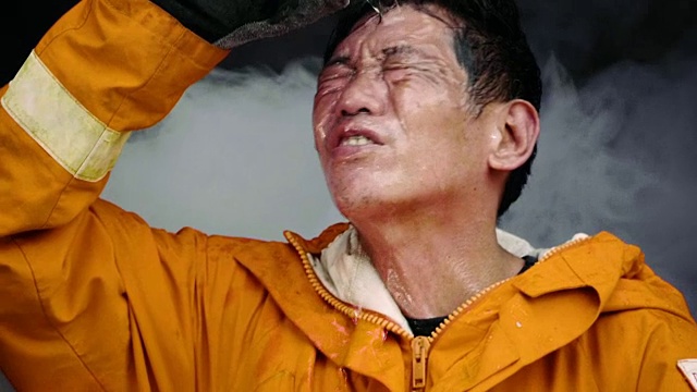 消防员太累了