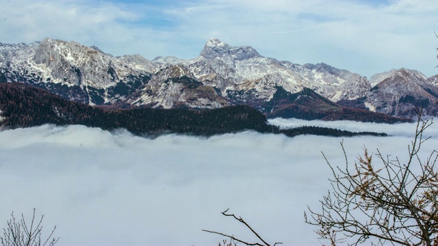 云和山，美丽的自然全景，波欣伊，斯洛文尼亚，时间流逝