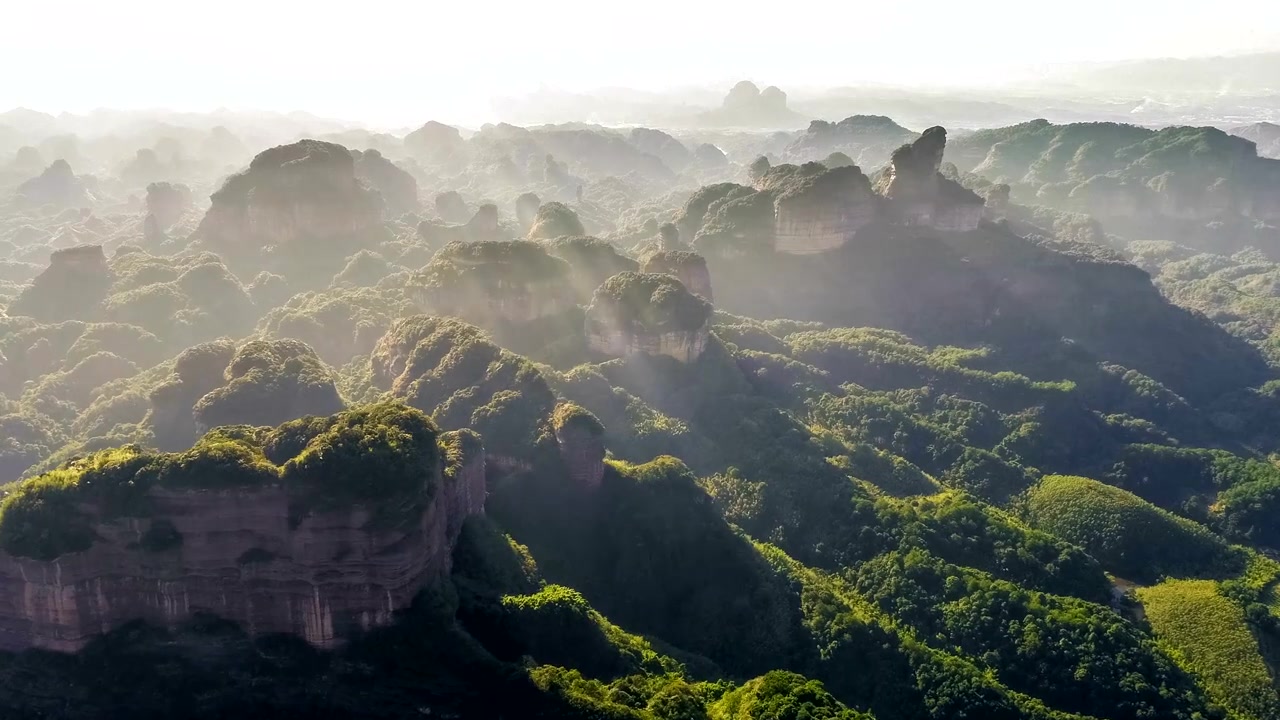 详情图-鸟瞰丹霞山
