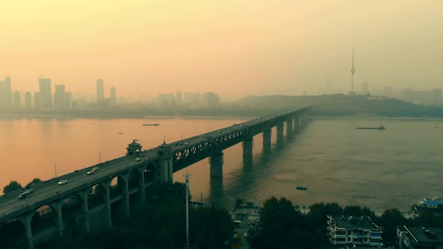 空中武汉长江大桥