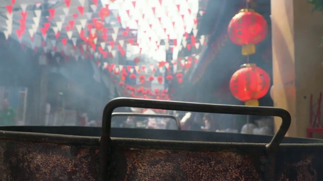 春节祭祖，烧纸金