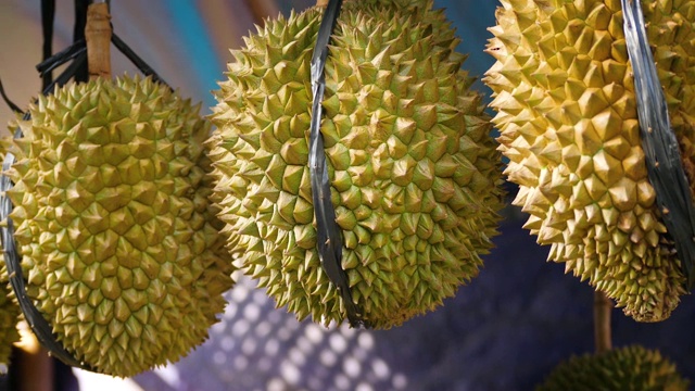 市场上的榴莲
