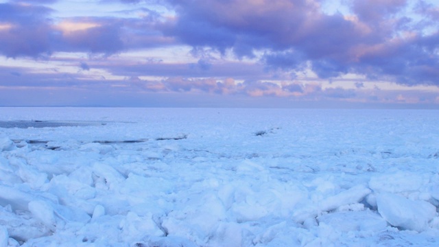 详情图-漂流冰和鄂霍次克海，北海道，日本。