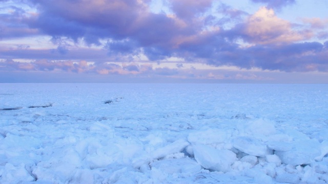 详情图-漂流冰和鄂霍次克海，北海道，日本。