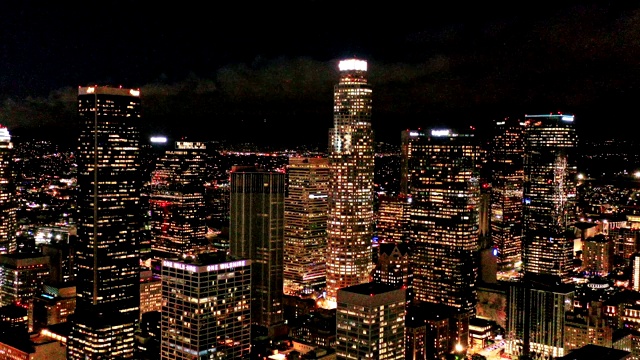 加州洛杉矶市区夜间航拍