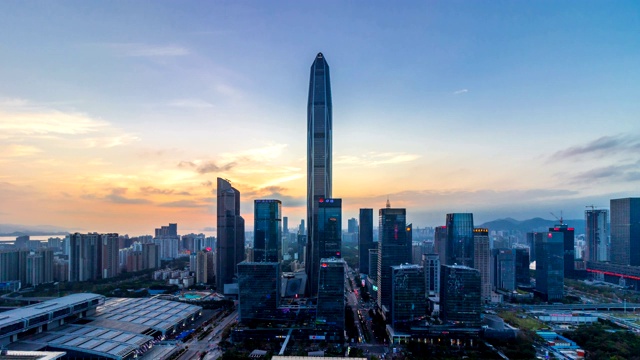 詳情圖-深圳現(xiàn)代建筑天際線從黃昏到夜晚的延時(shí)/中國深圳。